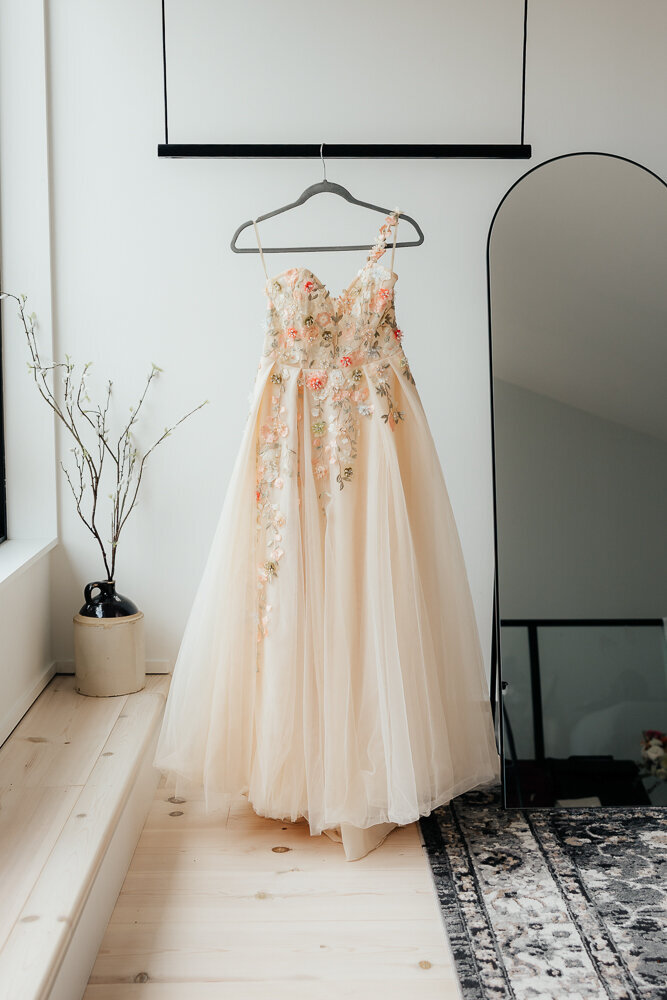 Whimsical-Wedding-Mont-Tremblant-Emma-Persi-Photography-3