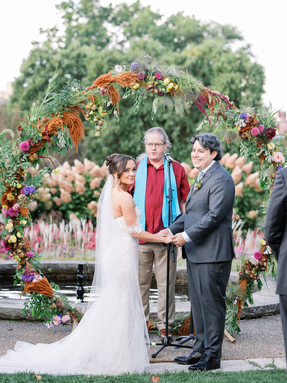pittsburgh-wedding-photographer-phipps-botanic-gardens-conservatory-wedding-outdoor-lgbtq-luxury-photography-light-and-airy32