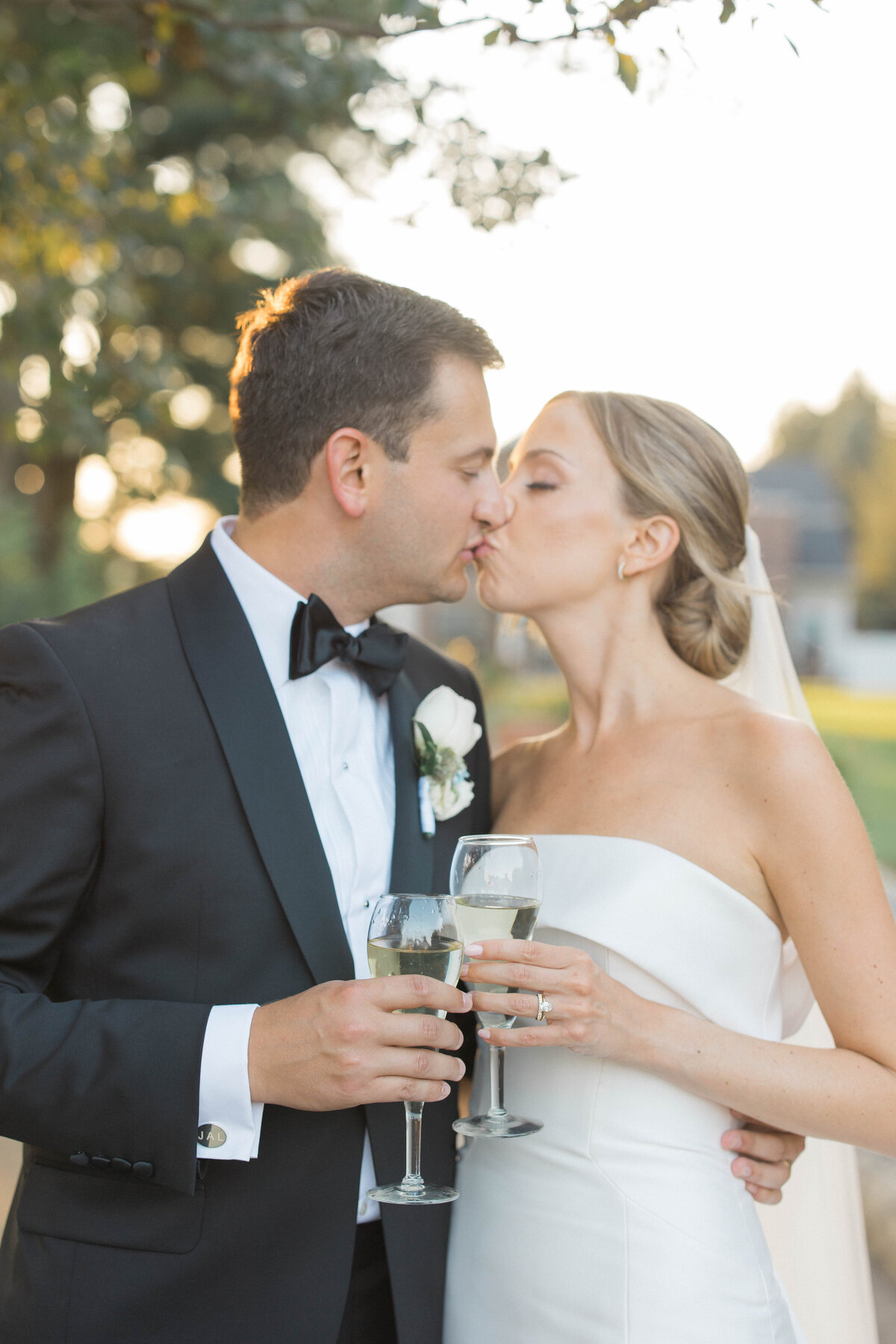 Molly Sue Photography New Jersey + East Coast Wedding Photographer Romantic Imagery Engagement Lifestyle Heirloom Wedding Albums49662
