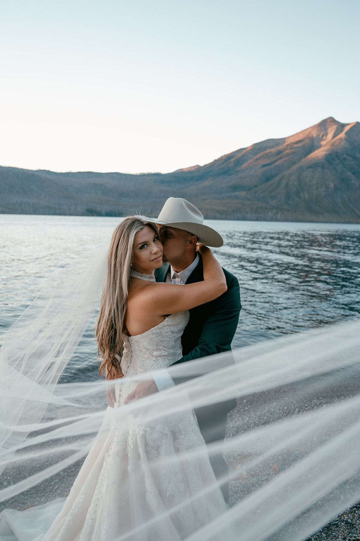 presley-gray-photo-boho-glacier-park-elopement-9367
