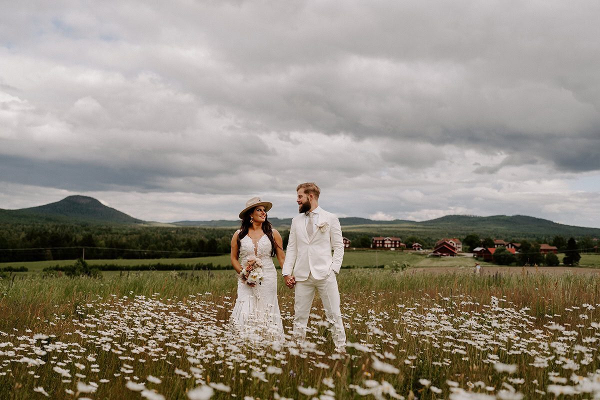 Brollopsfotograf-halsingland-fotograf-yohanna-martensson-brollop-i-jarvso