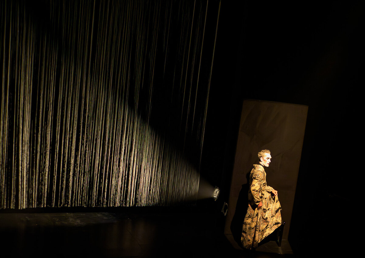 PETER PAN Cie Théâtre Amer mise en scène, adaptation, scénographie Mathieu Coblentz  jeu Judith Périllat,Florian Westerhoff, Jo Zeugma _4130084-3-Enhanced-NR