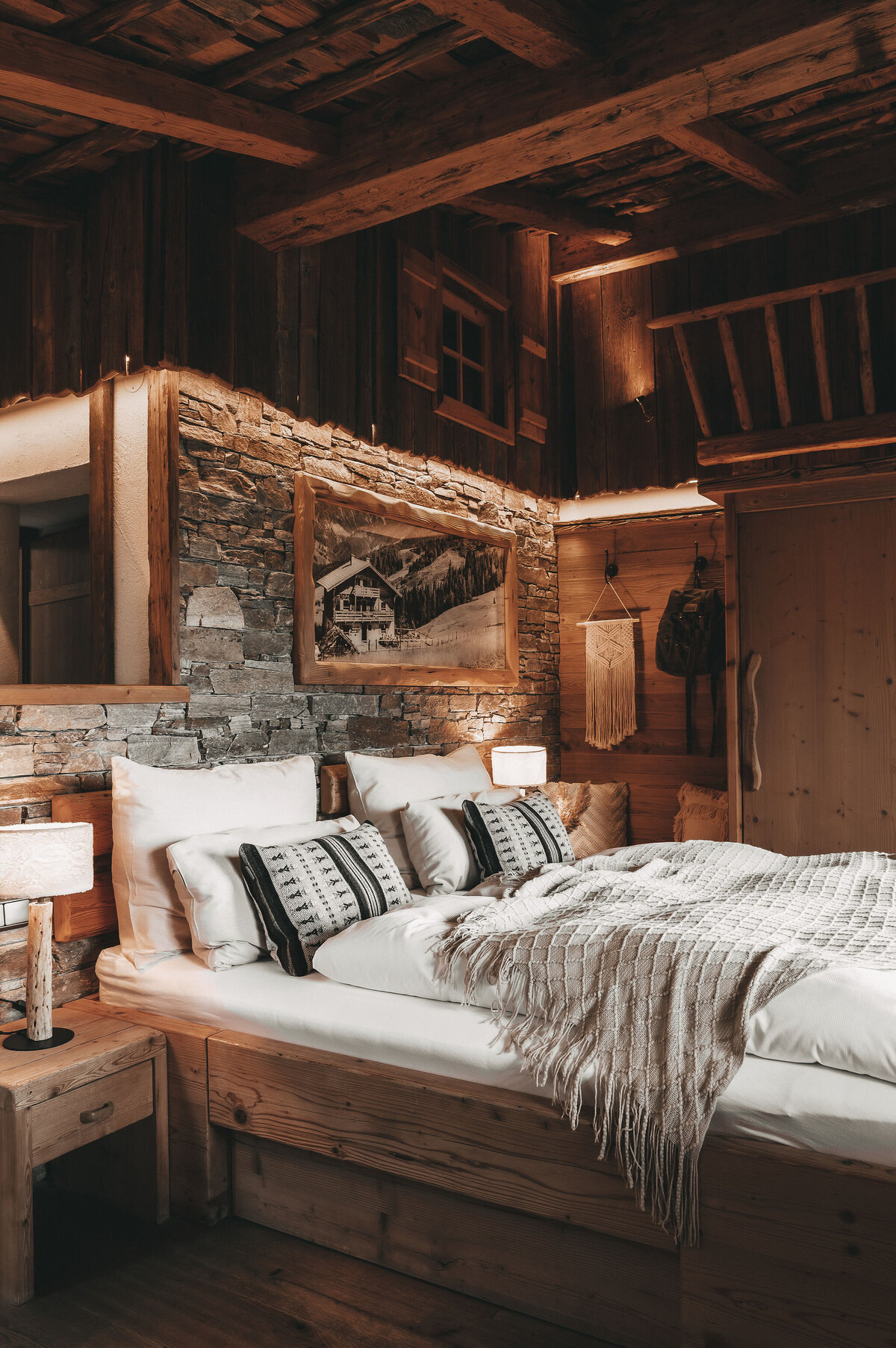 alpin-chic-zimmer-berge-wohlgefuehlplus1