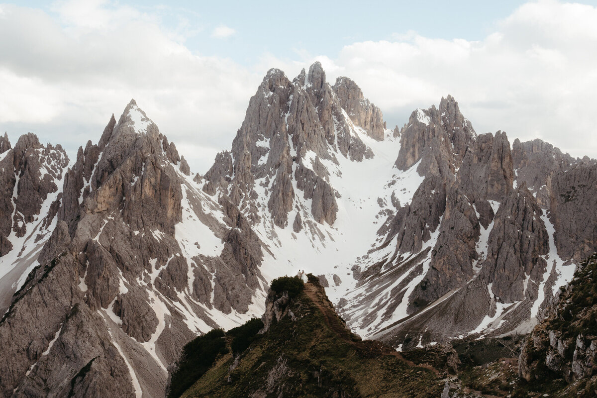 the_chaffins_international_destination_wedding_elopement_photographers_sammie_chaffin_micah_editorial_adventure_photos_travel_dolomites_italy_36