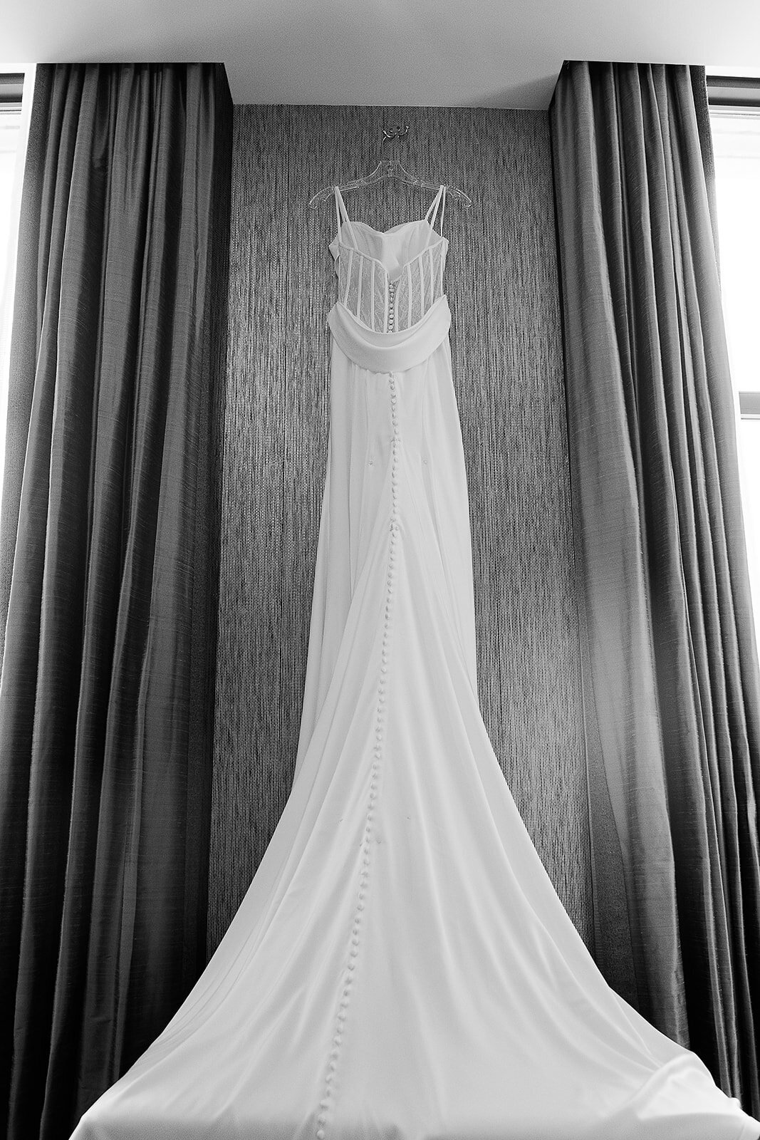 wedding-dress-london-house-chicago-hbicweddings