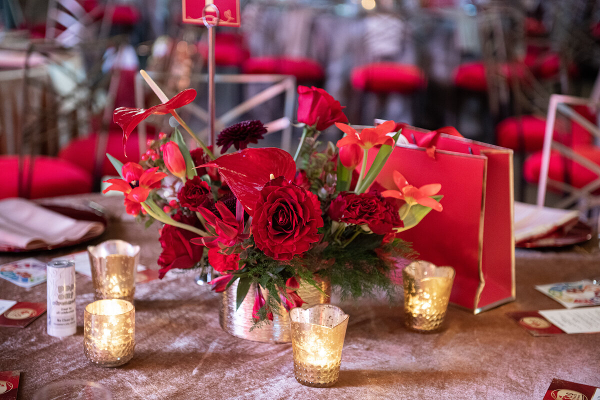 Red-Flowers-for-Fundraiser-Gala-Flora-Nova-Design-Seattle-00004