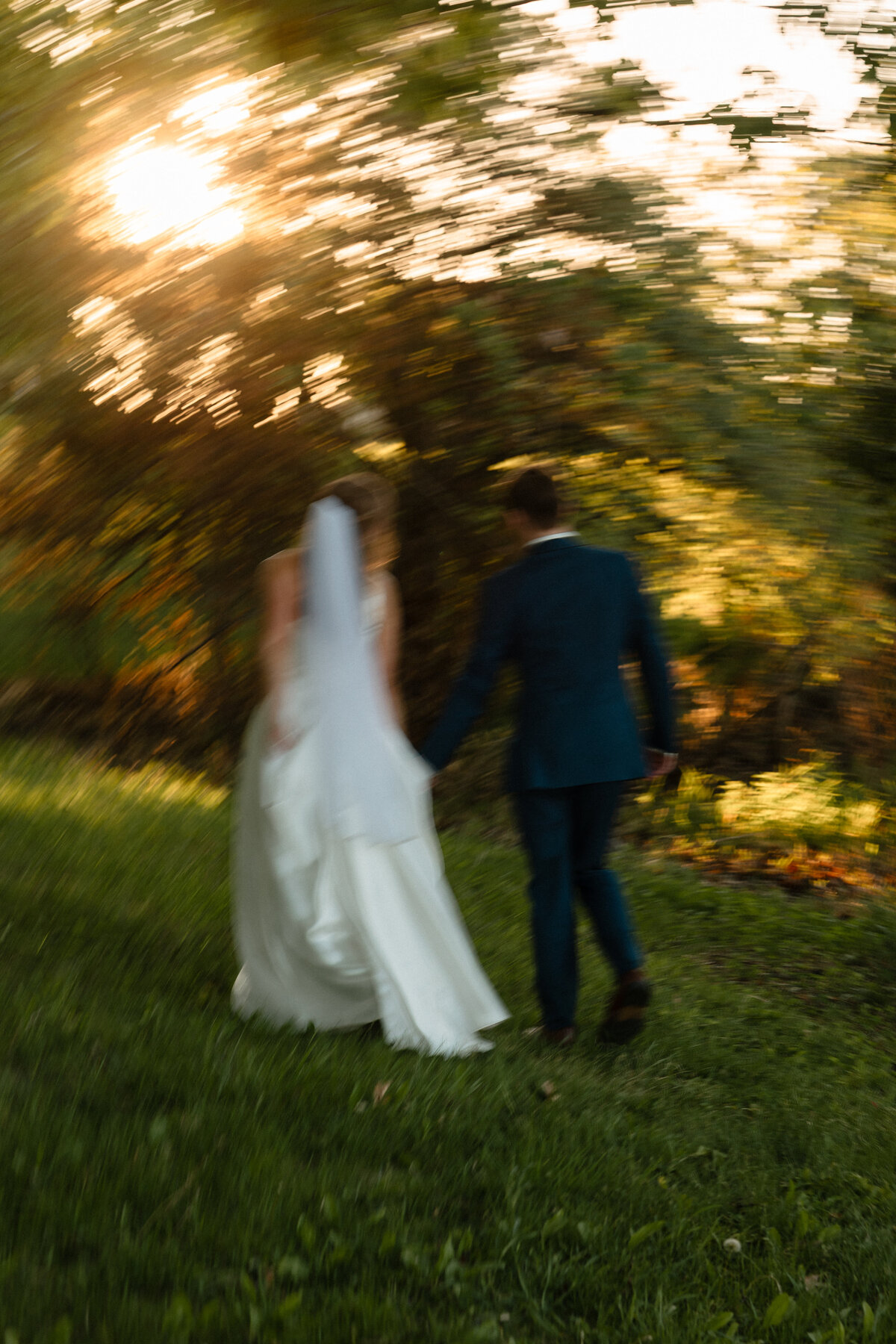 Sydney and Brant's Rustic Midwest Wedding Photography-651