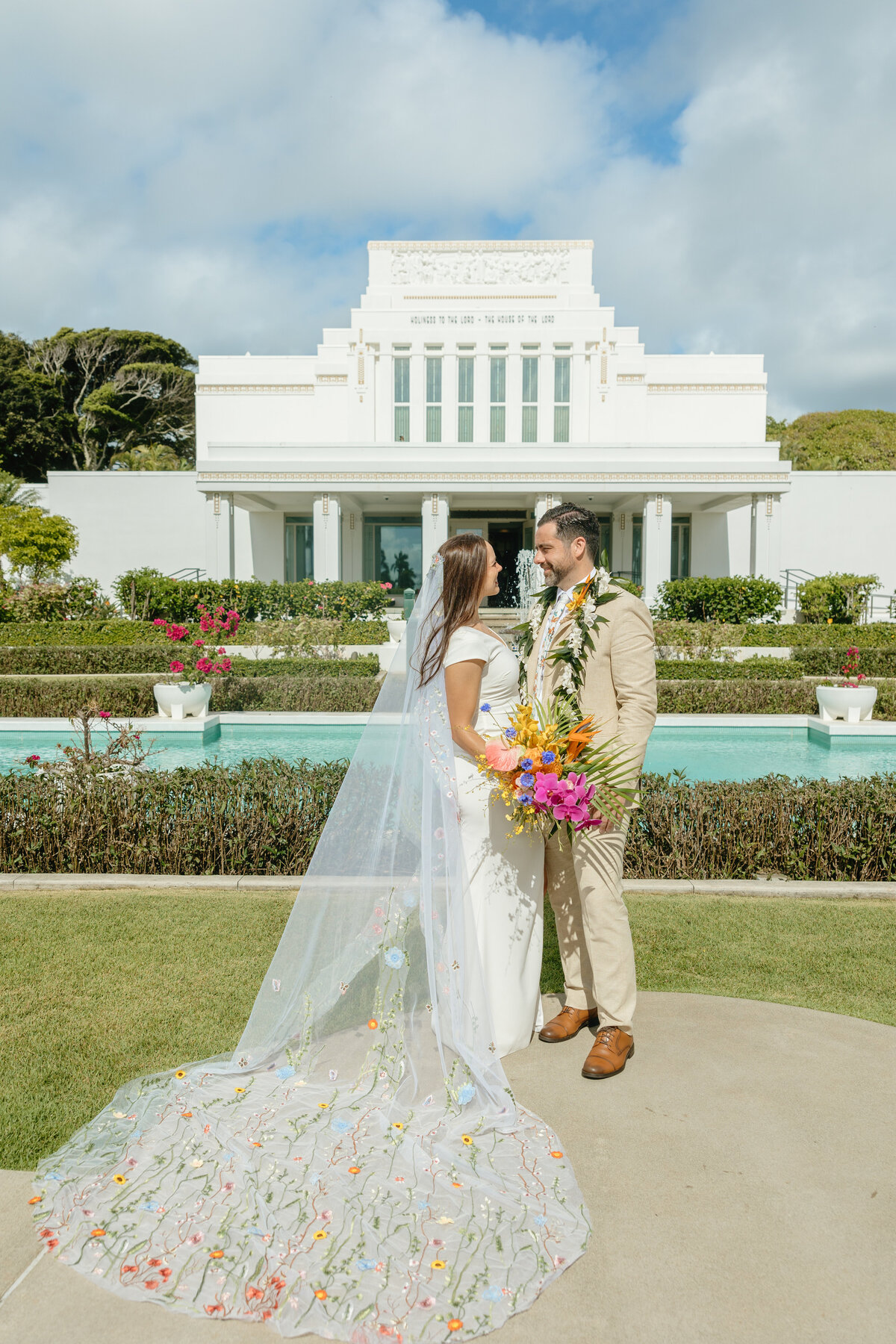 Wedding at La'ie Temple, Oahu Hawaii Local Wedding Photographer