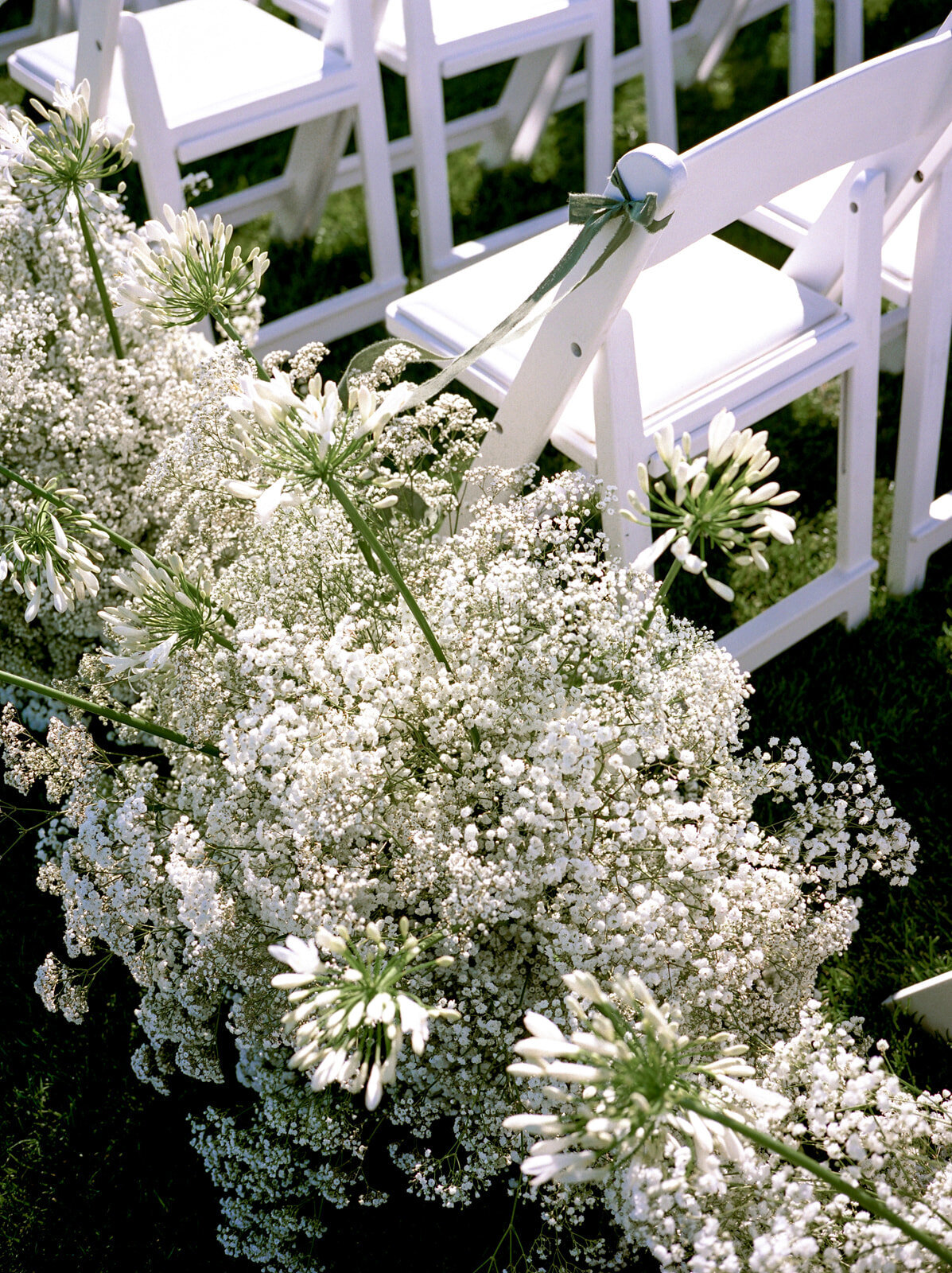 Modern estate wedding in Fairfield County with garden-inspired décor