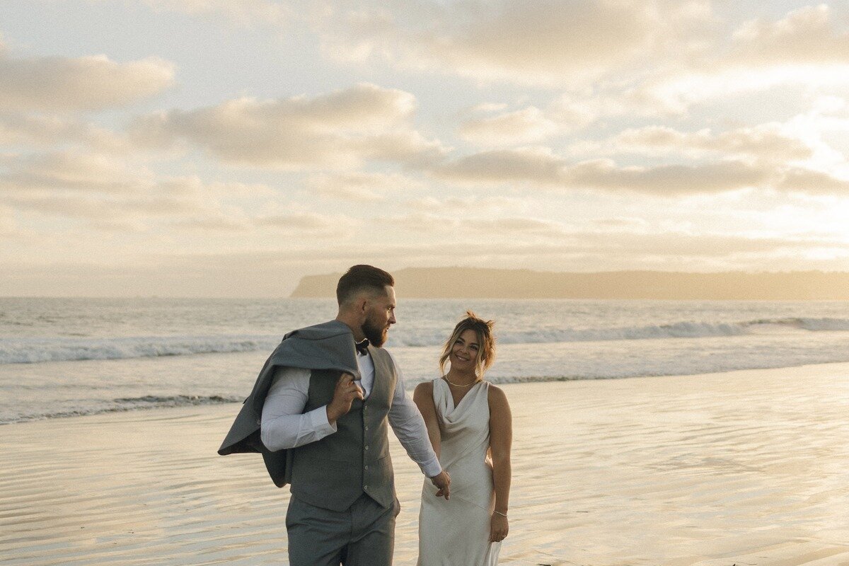 beach-wedding-couple-photoshoot-1