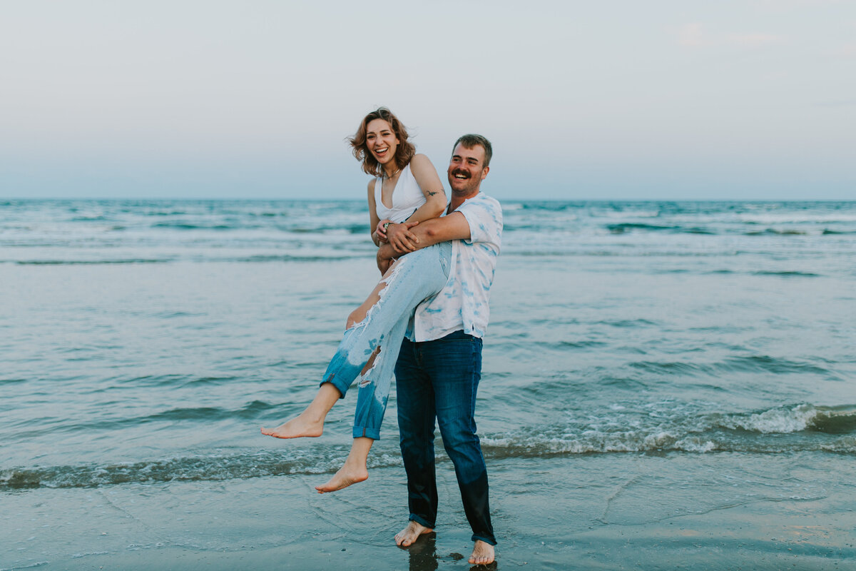 beach engagement photos near texas