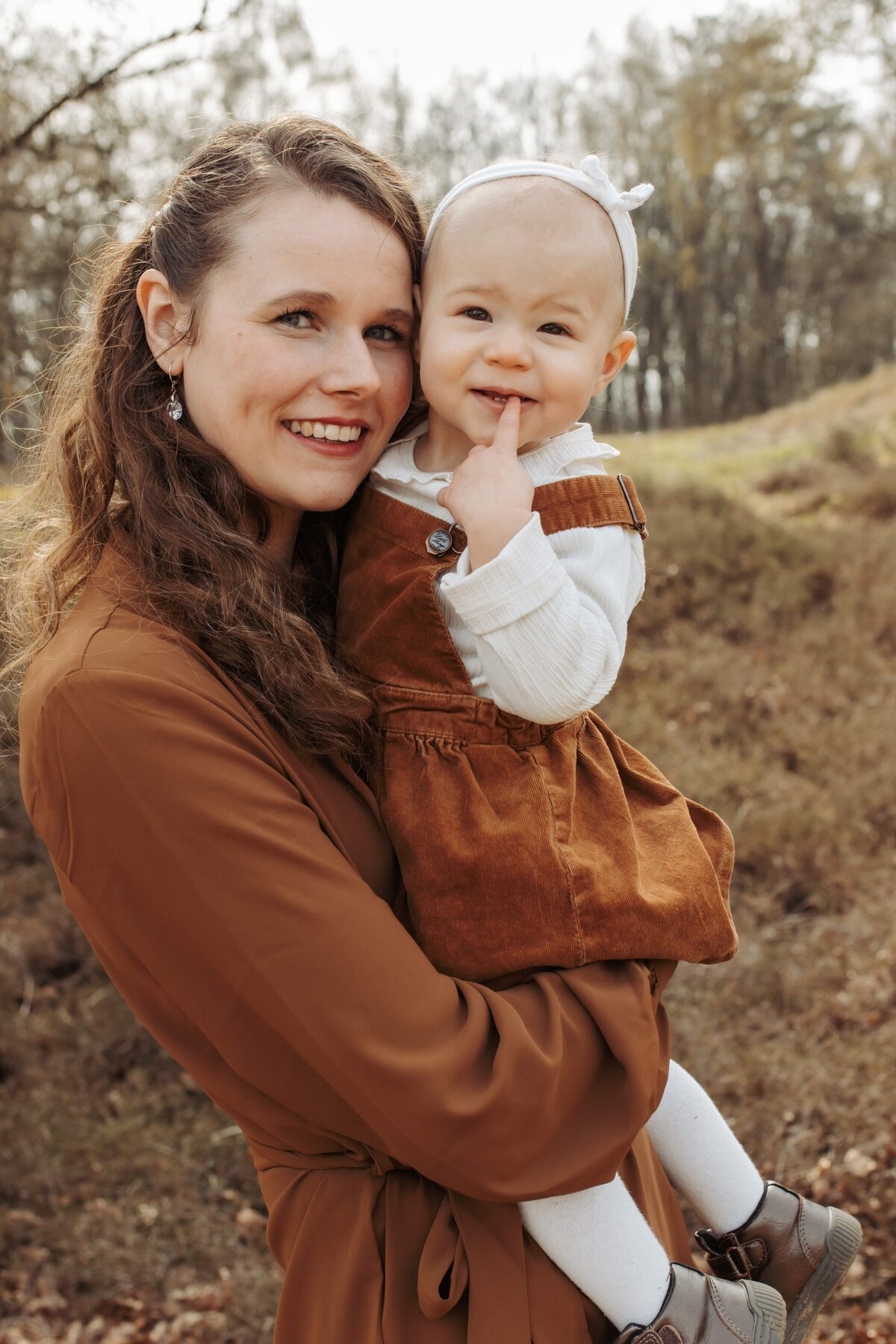 gezinsfotograaf roermond, gezinsfotograaf leudal, gezinsfotograaf haelen, gezinsfotografie limburg, gezinsfotograaf limburg, gezinsshoot leudal, gezinsshoot roermond, gezinsshoot haelen, gezinsfotograaf limburg, gezinsfotograaf brabant, spontane gezinsfoto's, spontane foto's met kinderen, spontane fotografie, gezinsfotograaf
