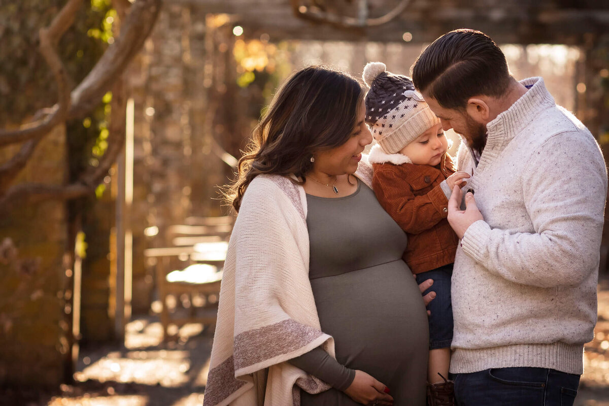 NJ Maternity photographer captures family of three