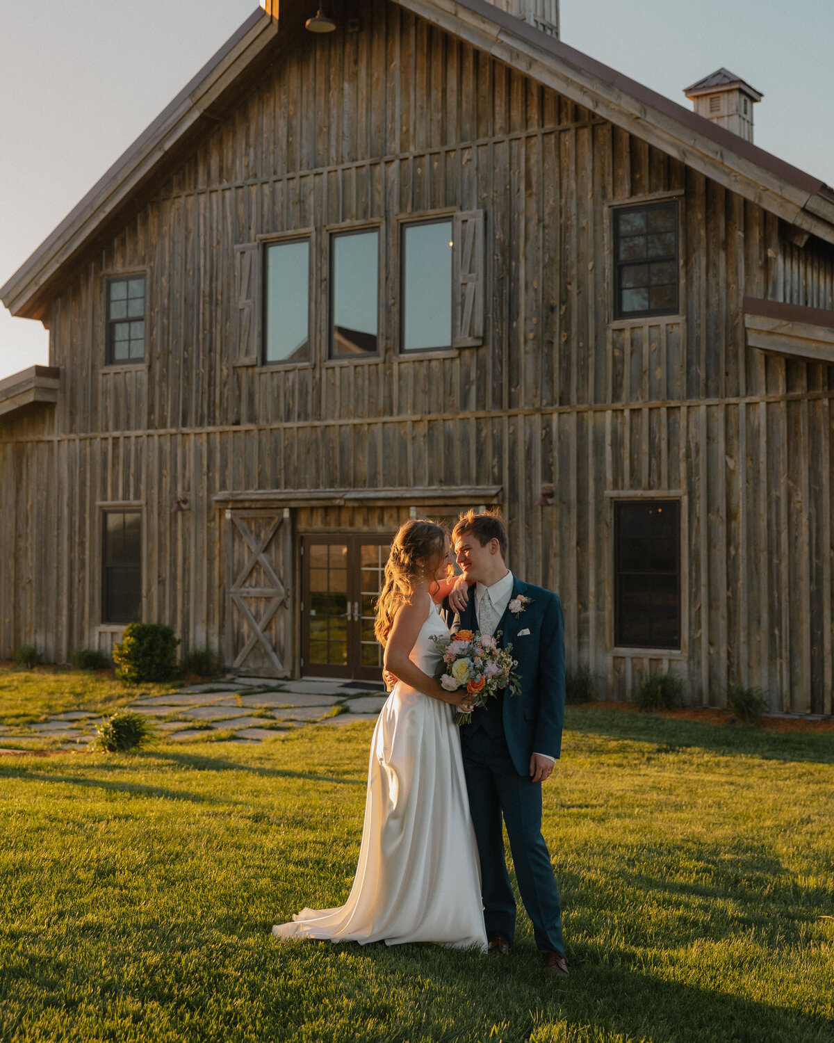Sydney and Brant's Rustic Midwest Wedding Photography-736