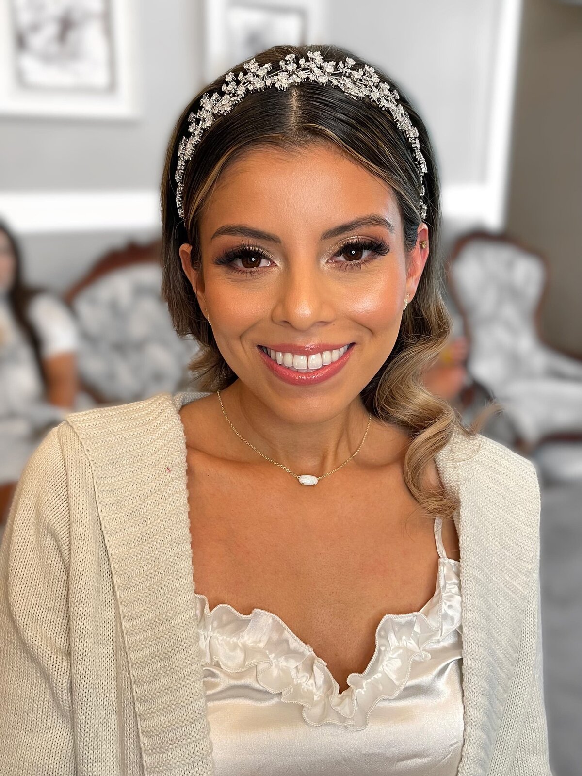 Lilly Bridal Artistry - Wedding-Hair-and-Wedding-Makeup 4