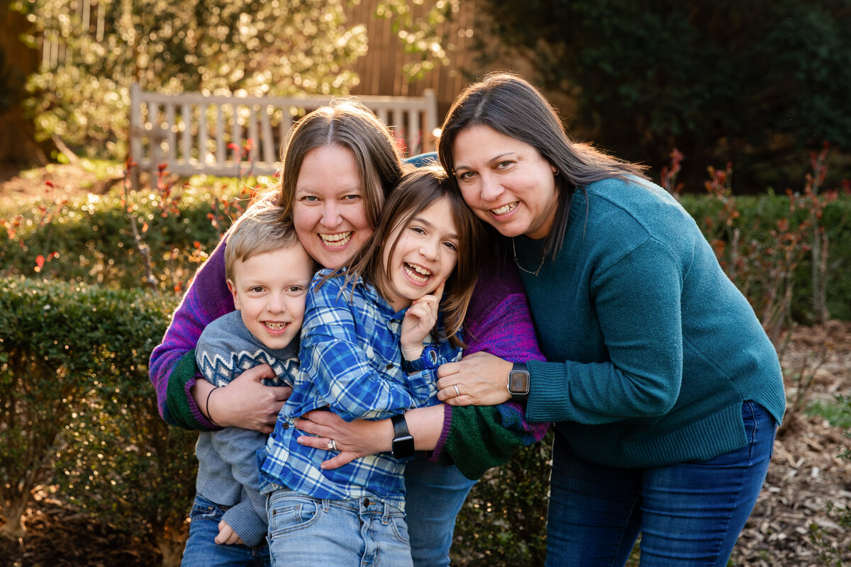 happy-smiling-family-taylor-park-maplewood-nj-family-photographer