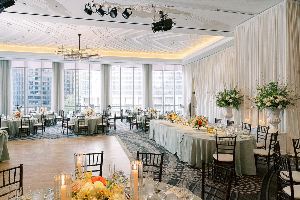 juliet-ballroom-roomshot-london-house-hotel-chicago-hbicweddings