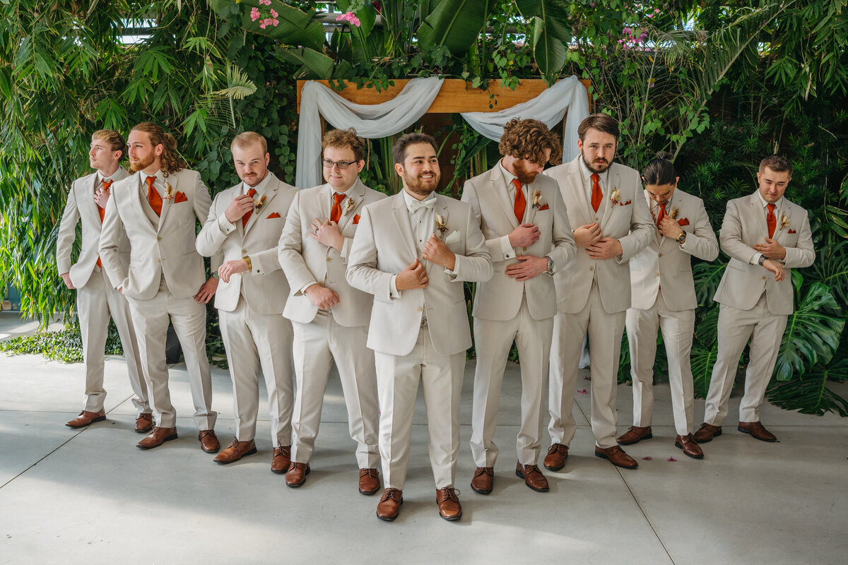 Wichitaatreeumweddingphotos-32