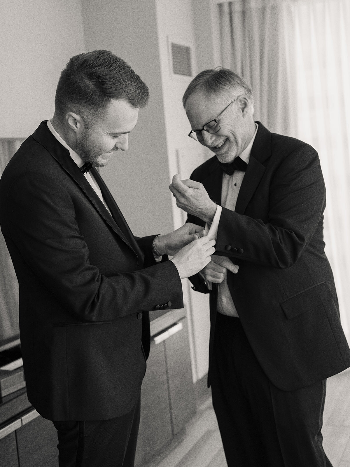 David & Diana Groom Getting Ready-18-3