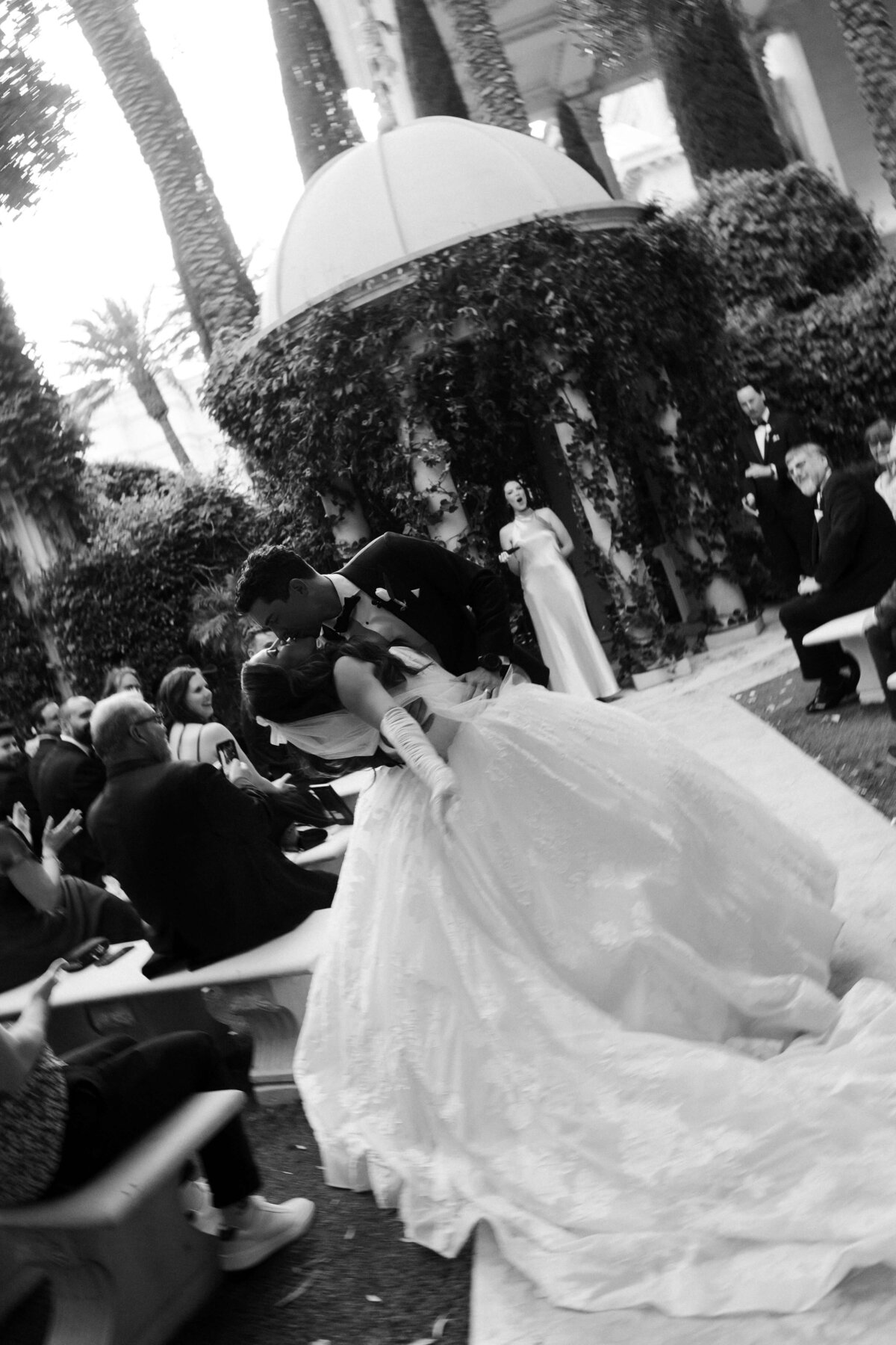 14riskyexposure_samantha-rydge_las-vegas-elopement-photography