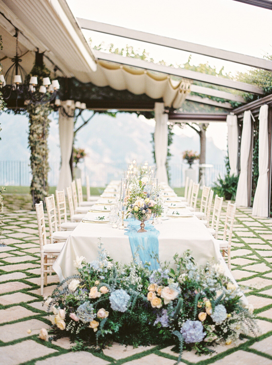 Table setting at Villa Eva curated by Amalfi Soirée