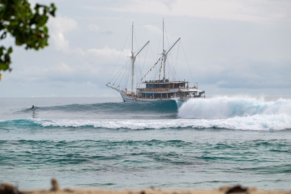 Siloina Luxury Surf Yacht Charter Mentawais - The Boat-5991 (1)