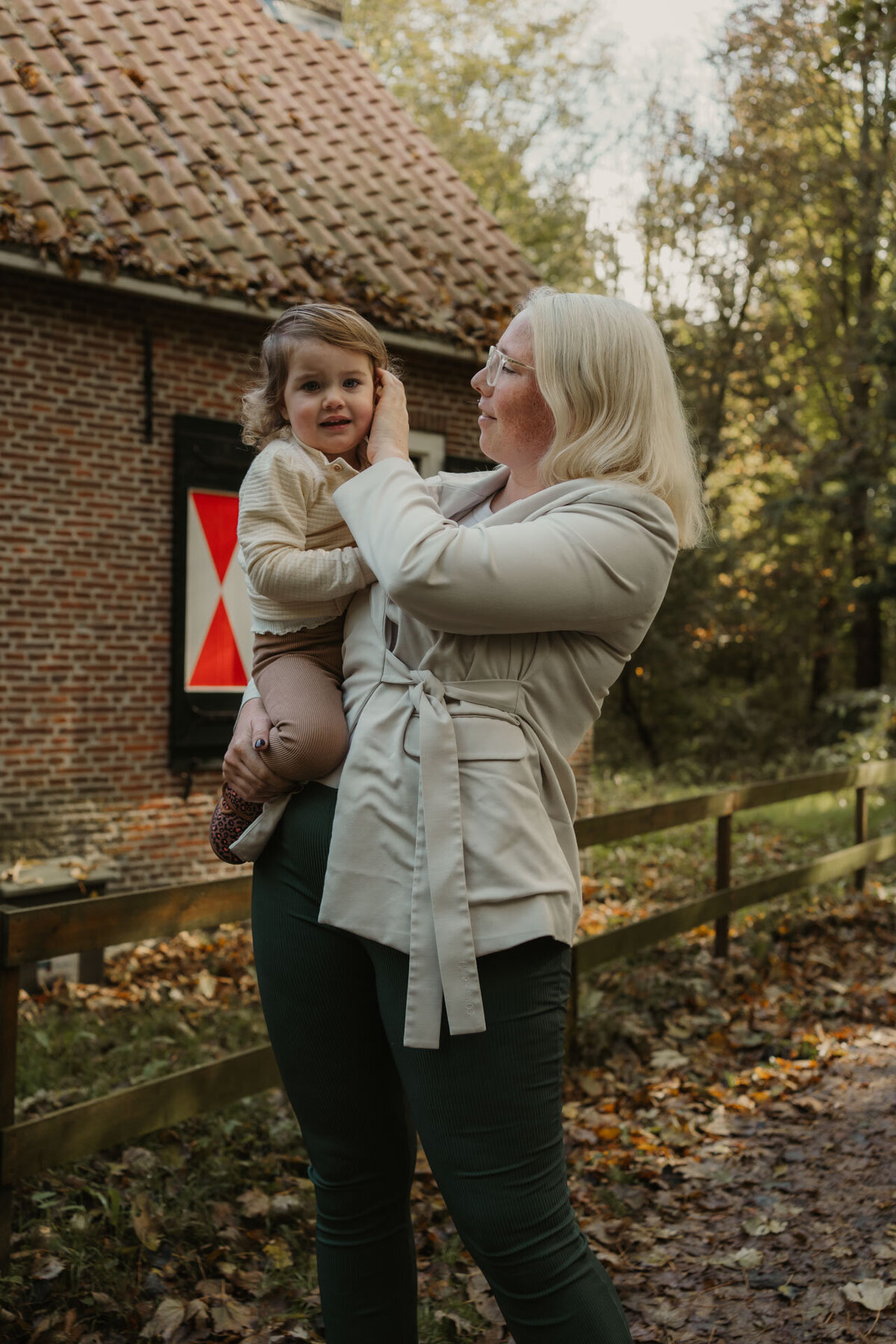 motherhoodshoot in leiden