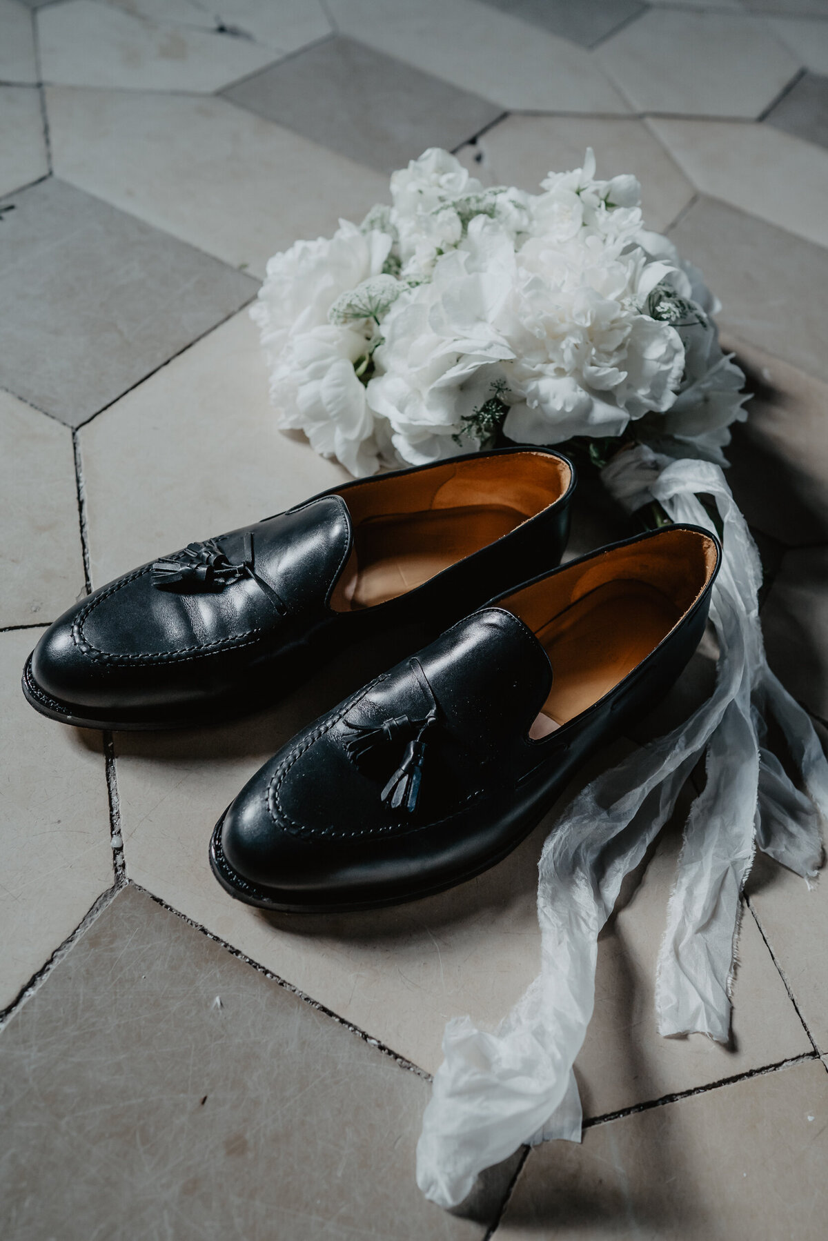 wedding inspiration "Poetry of clouds" at Schloss Virnsberg - by wedding photographer SELENE ADORES-180