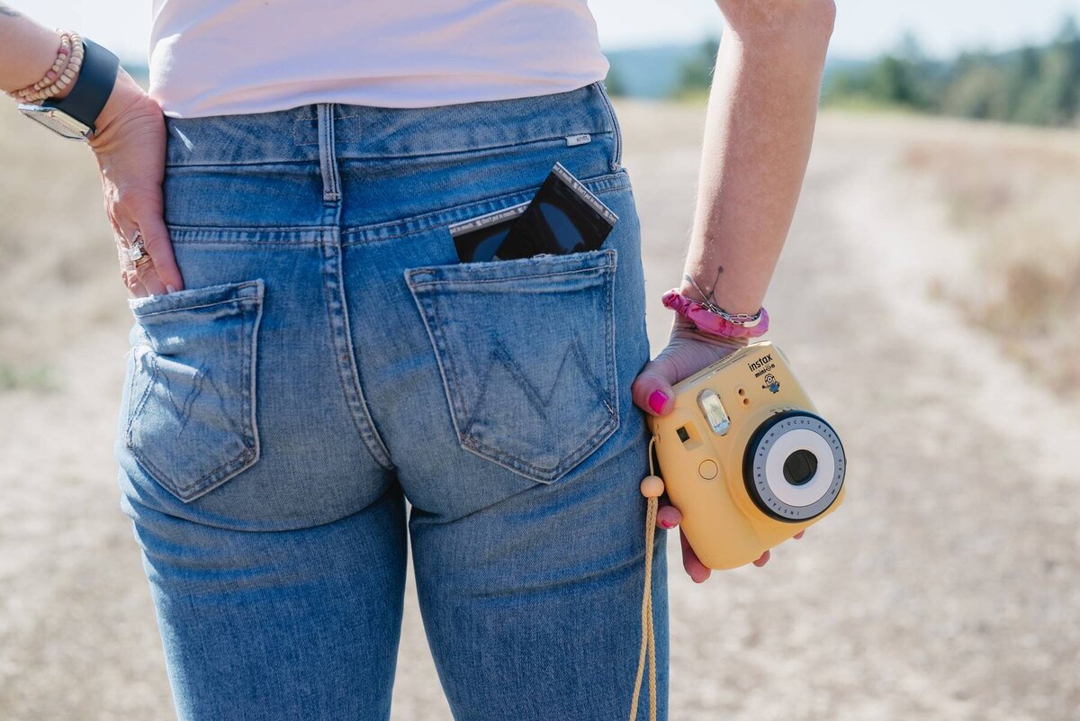 Minion loving mama of two who is a family and wedding photographer.