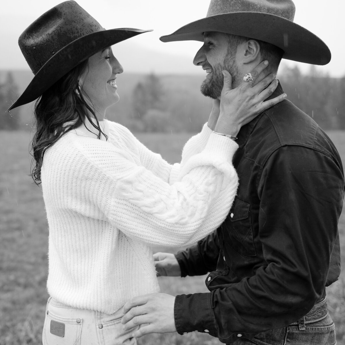 presley-gray-photo-montana-western-style-engagement-3870-2