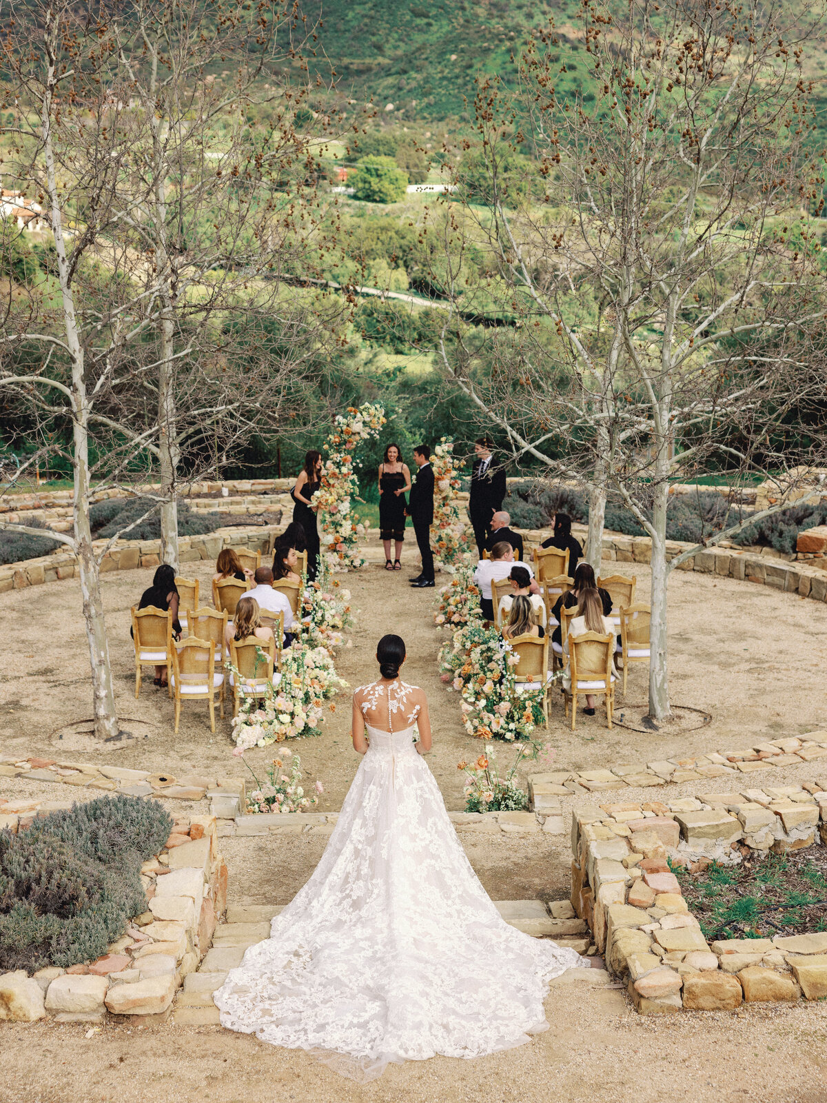 springtime-ceremony-ideas-for-outdoor-wedding-in-california-9