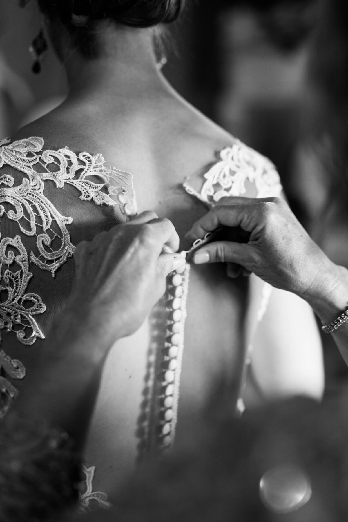 Colorado-Wedding-Photographer-Getting-Ready-Wildflower-Weddings-13