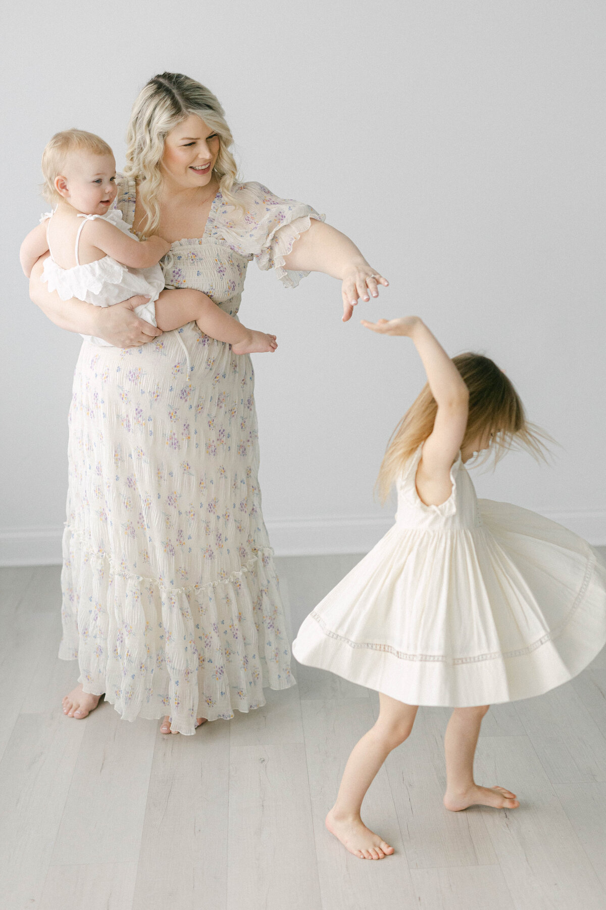 the-white-room-studio-knoxville-maternity-photographer-twomey-15