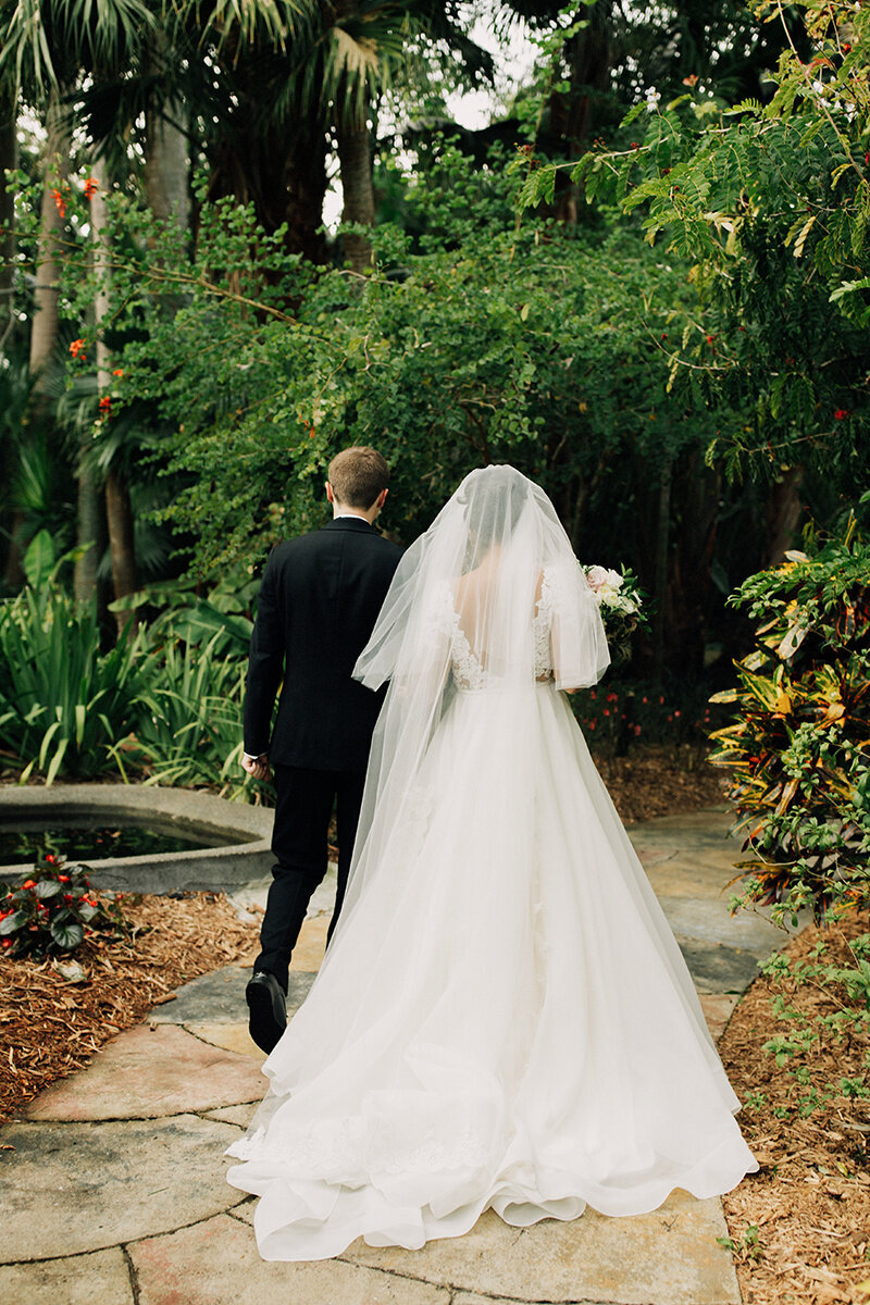 Groom and bride in Florida