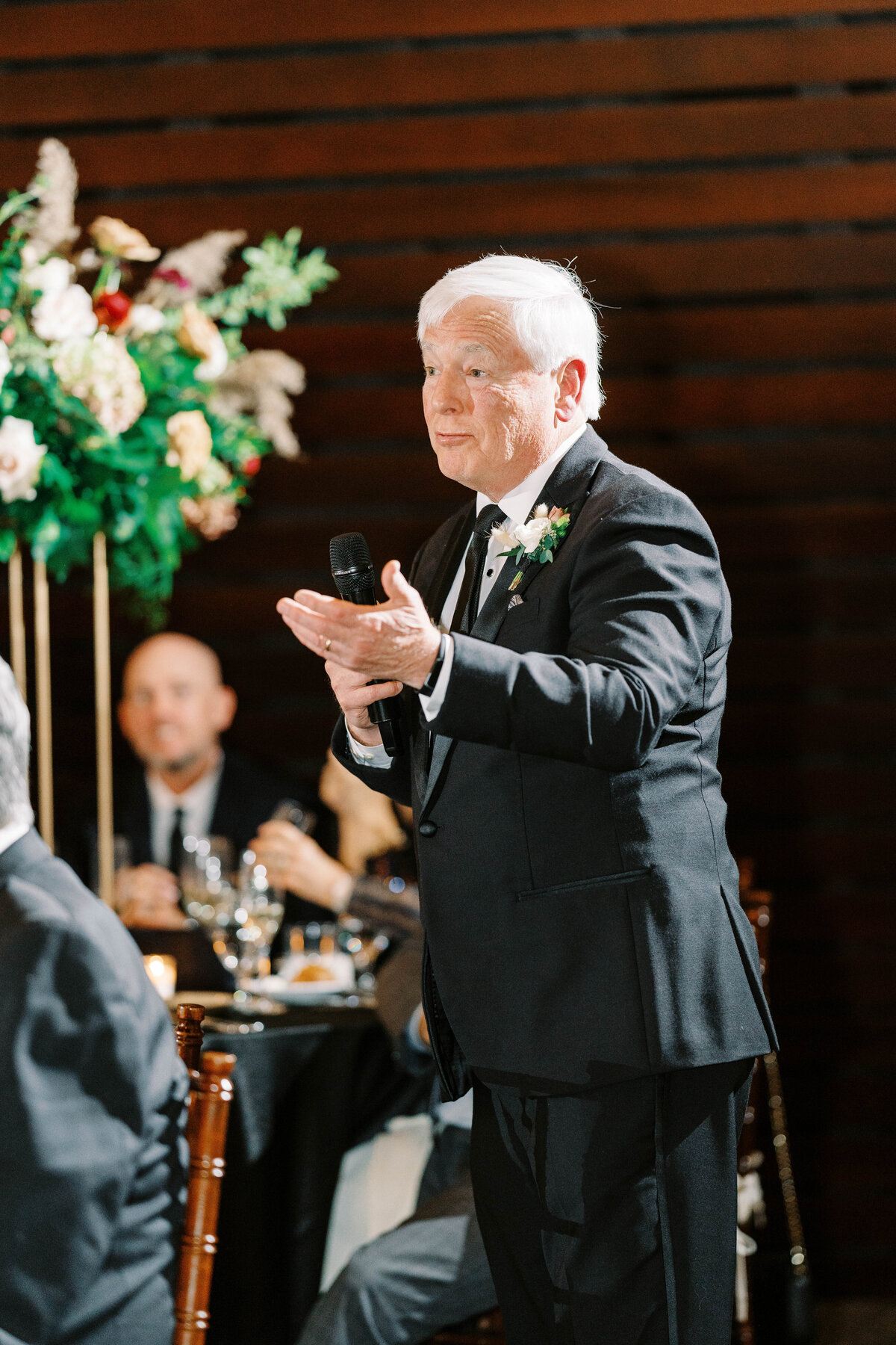 Phoenixville-Foundry-Romantic-Fall-Wedding-Photographer-Reception-Party-Photos_157