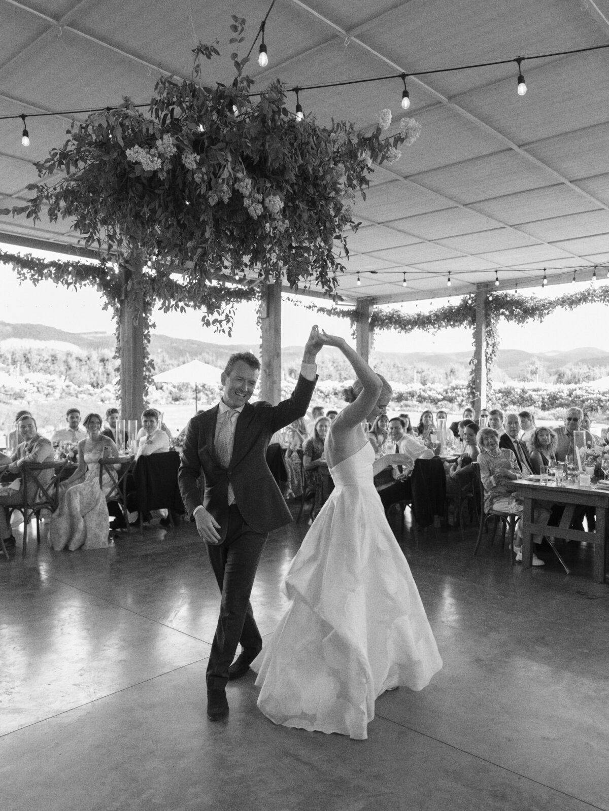 the-orchard-wedding-photos-by-the-tenneys-photography-in-hood-river-oregon-26