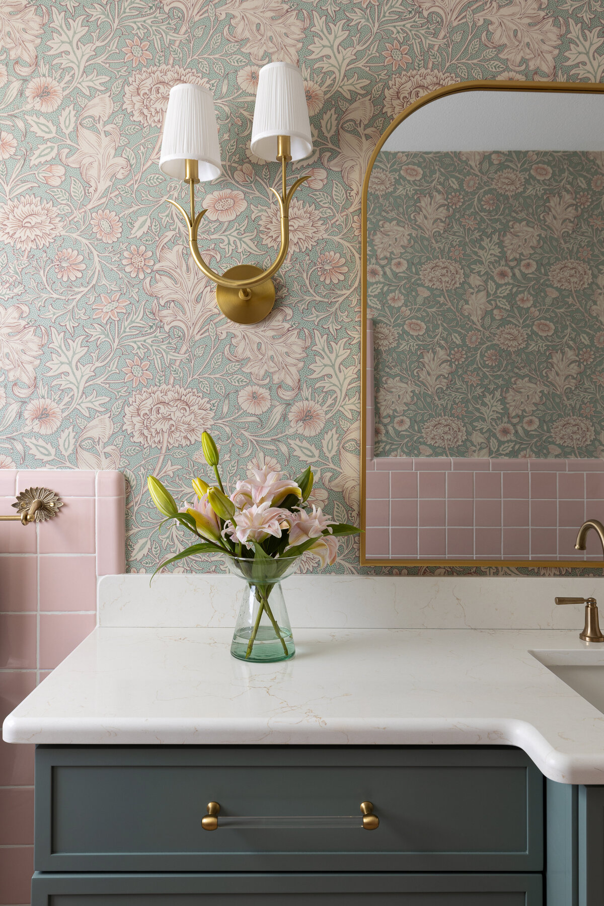 dusti j design pink and green bath flowers