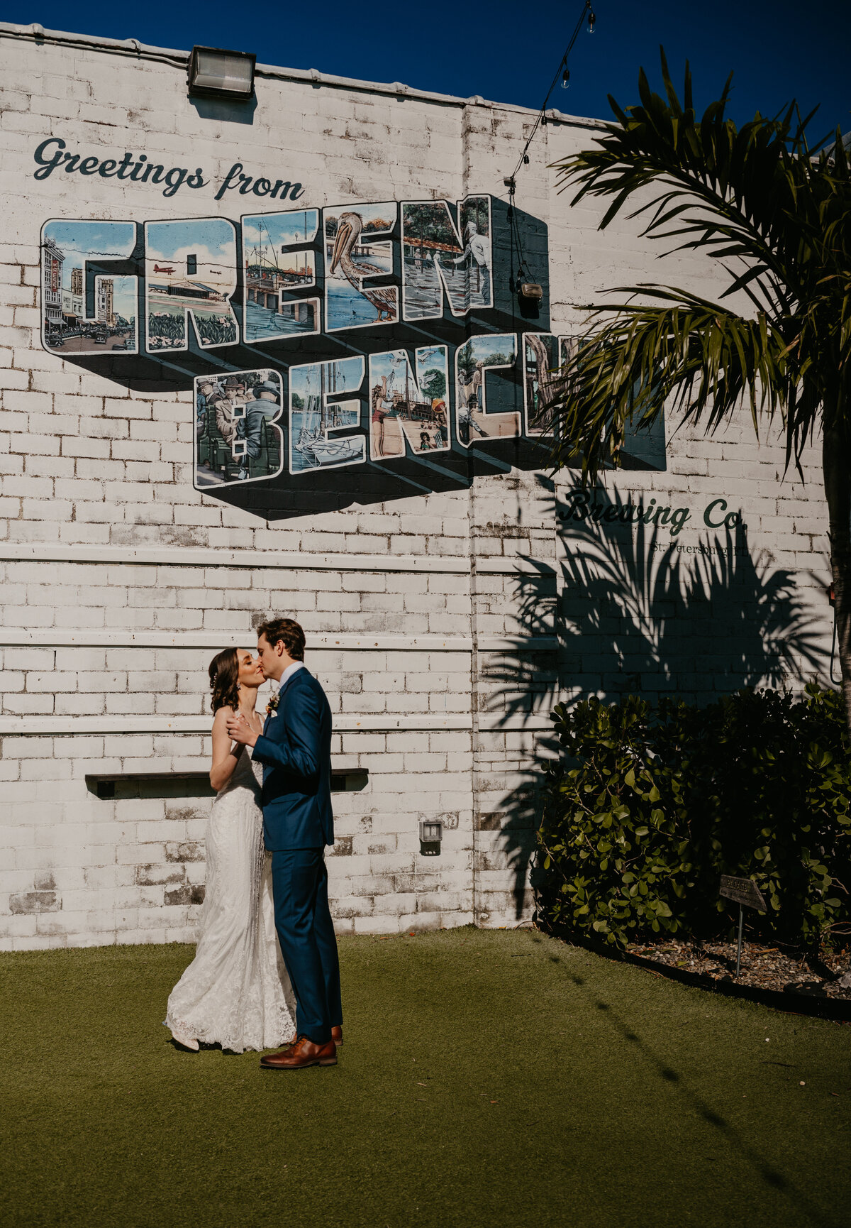 mariah-lacy-photo-elope-in-tampa-green-bench-chantilly-chic-planners-13