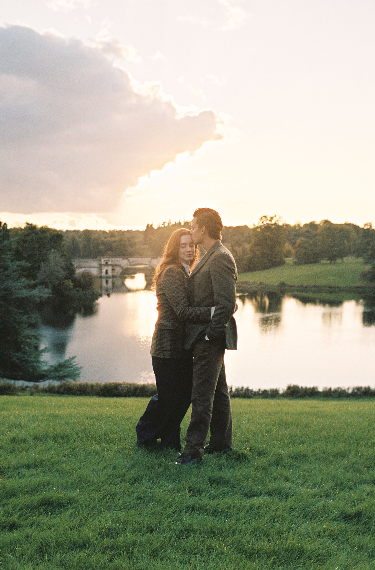blenheim-palace-couple-portraits-analogue-9