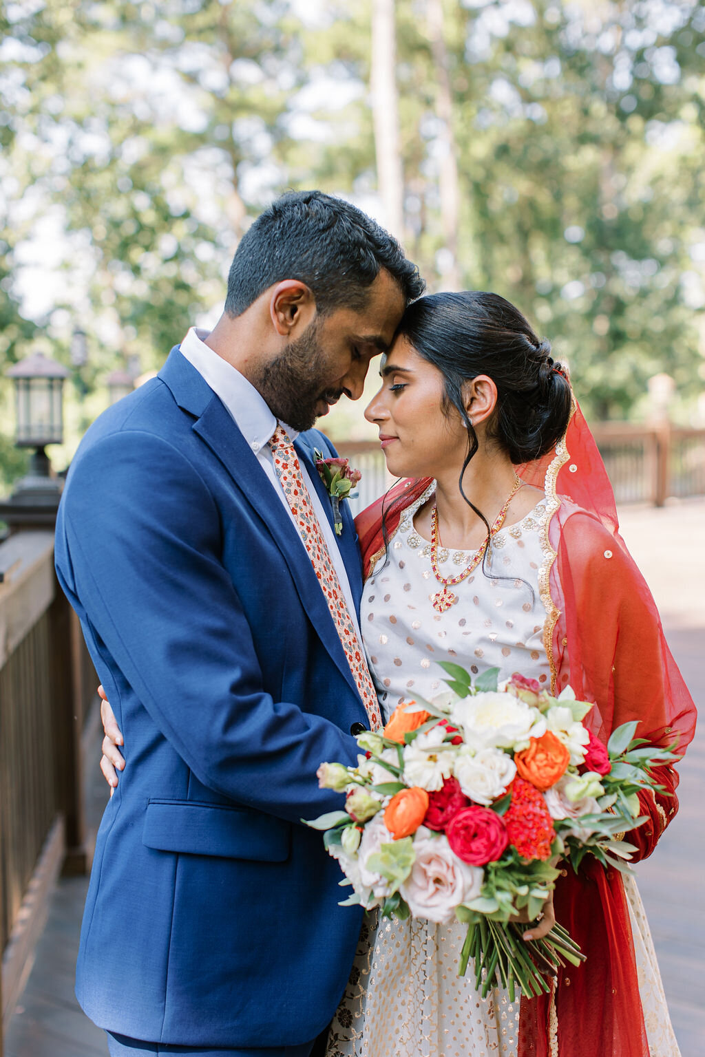 Meadowlark Botanical Garden Wedding Photos | Adela Antal Photography