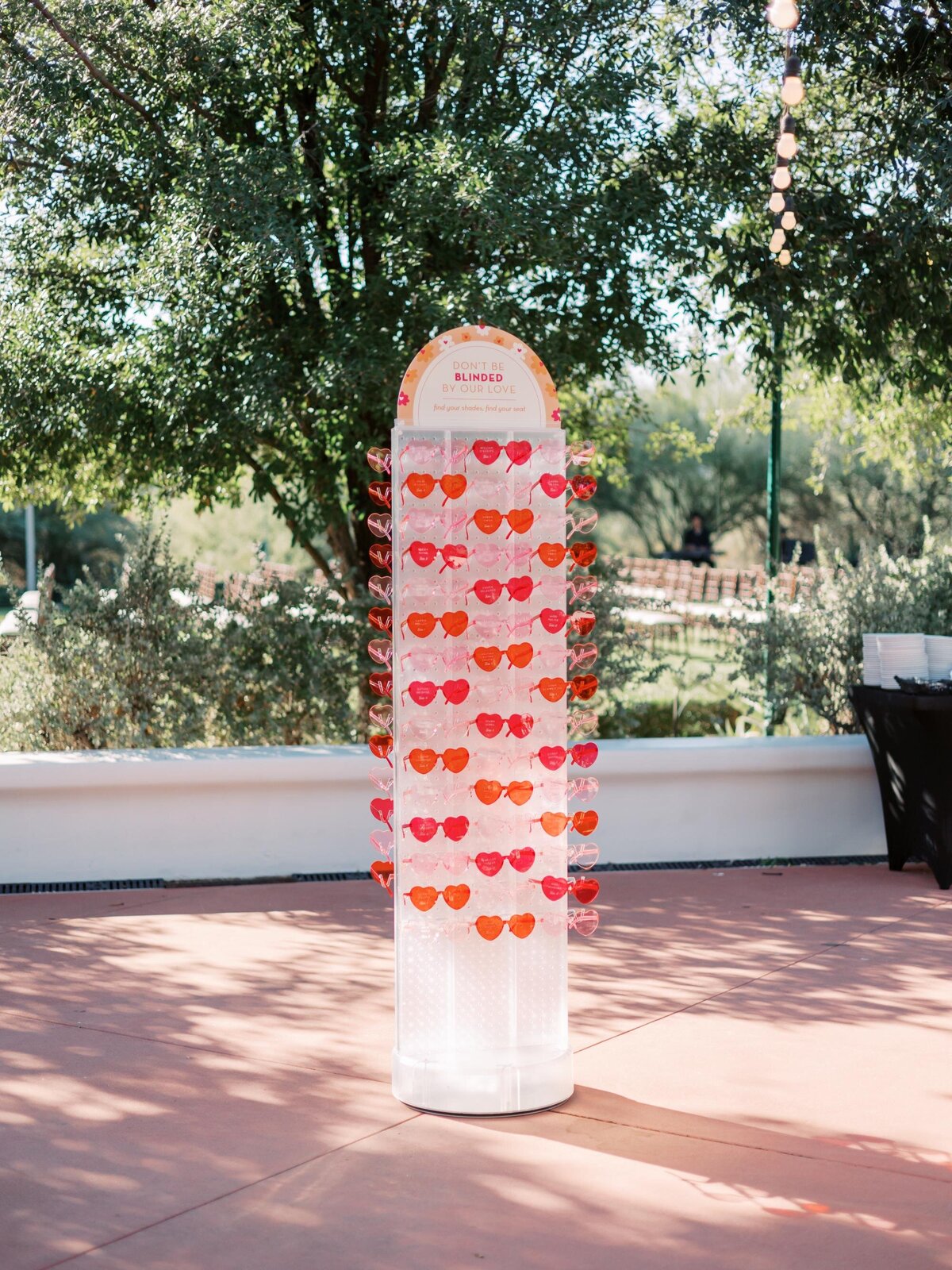 heart-sunglasses-wedding-seating-display