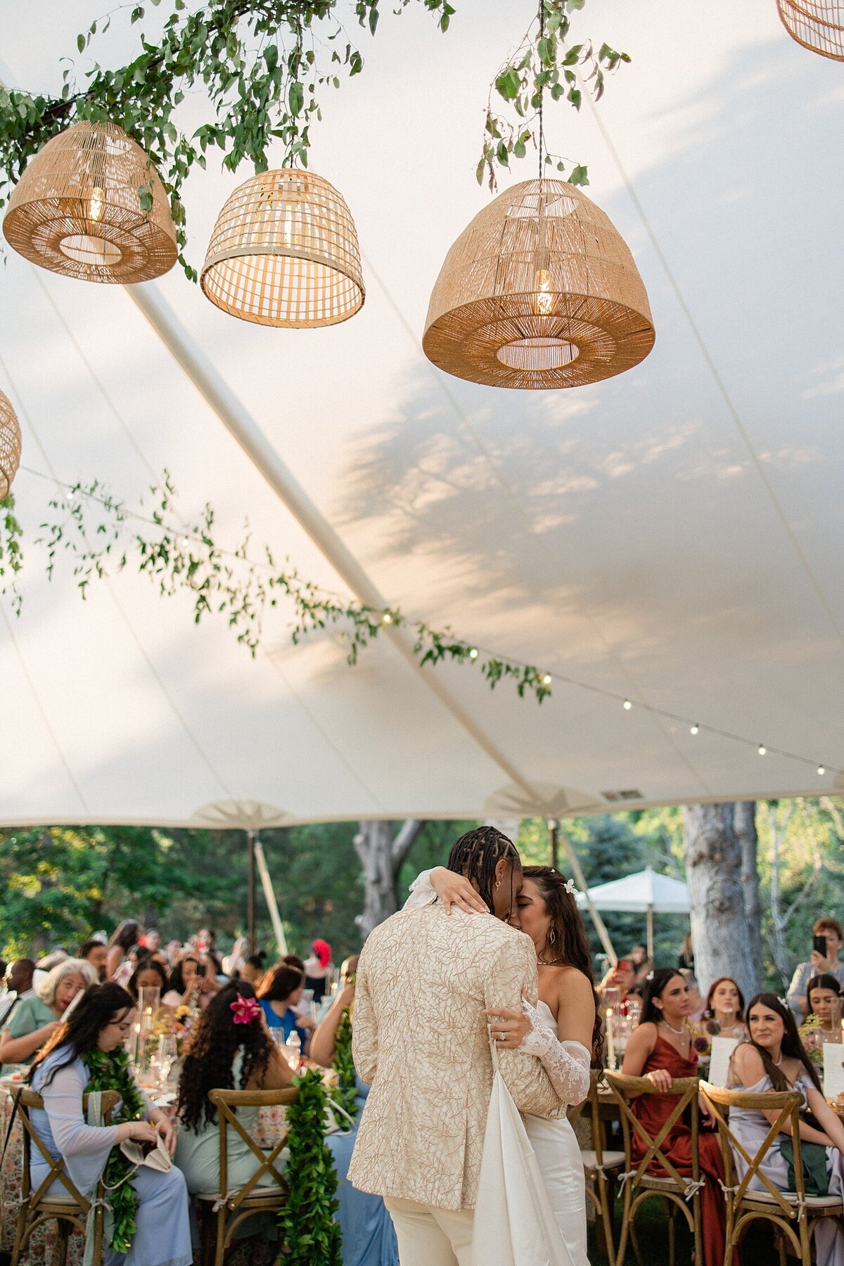bright-la-caille-utah-wedding-photo_0237