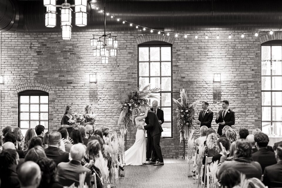 Eric Vest Photography - Nicollet Island Pavilion Wedding (104)