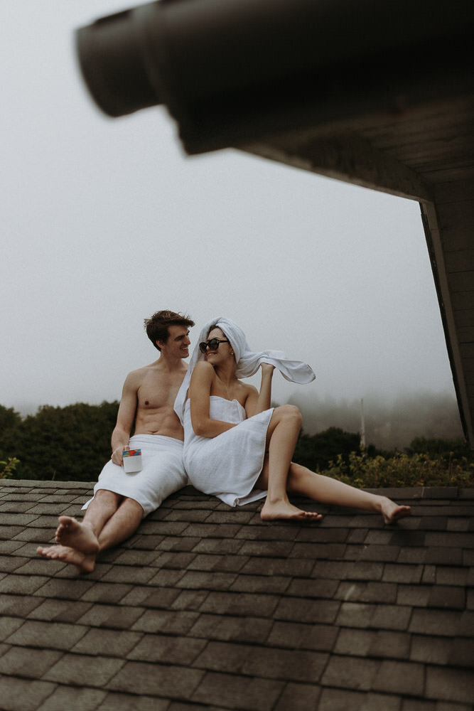 oregon-coast-elopement-creative-roof-photo