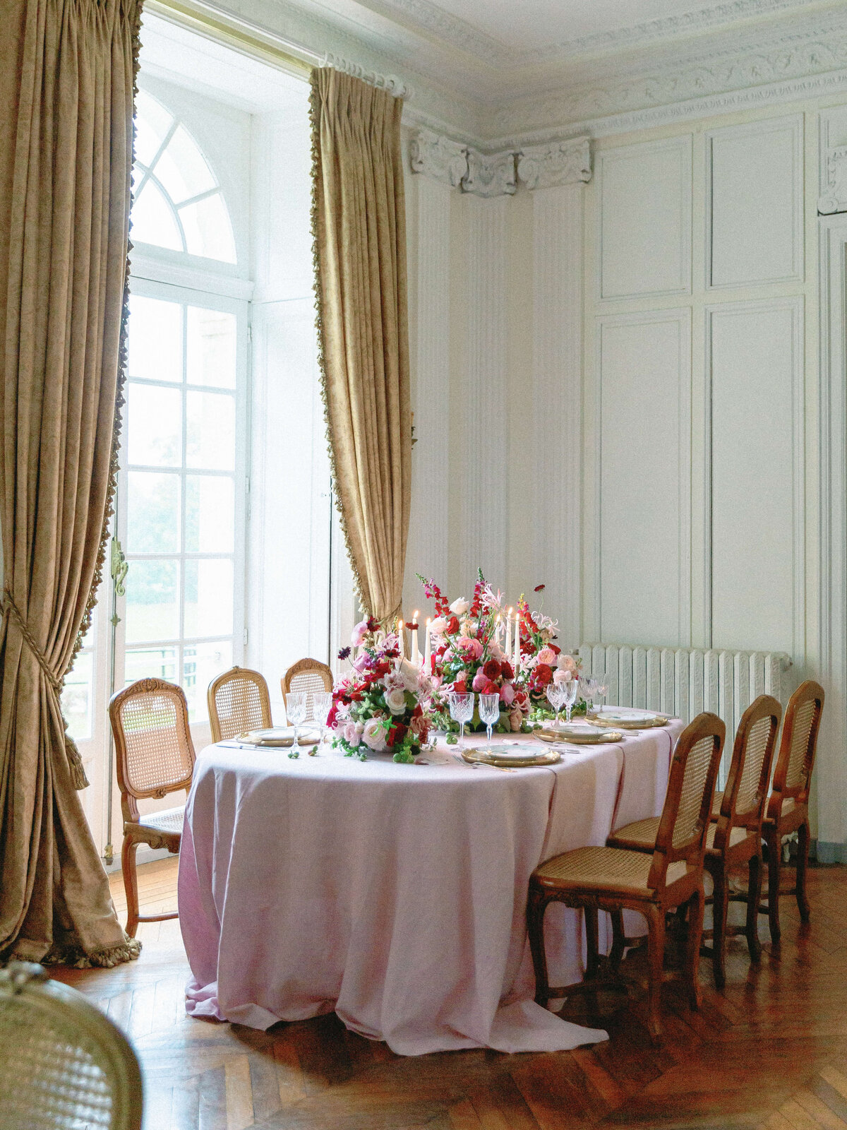 Spring_French Chateau_Destinationelopement_in France236