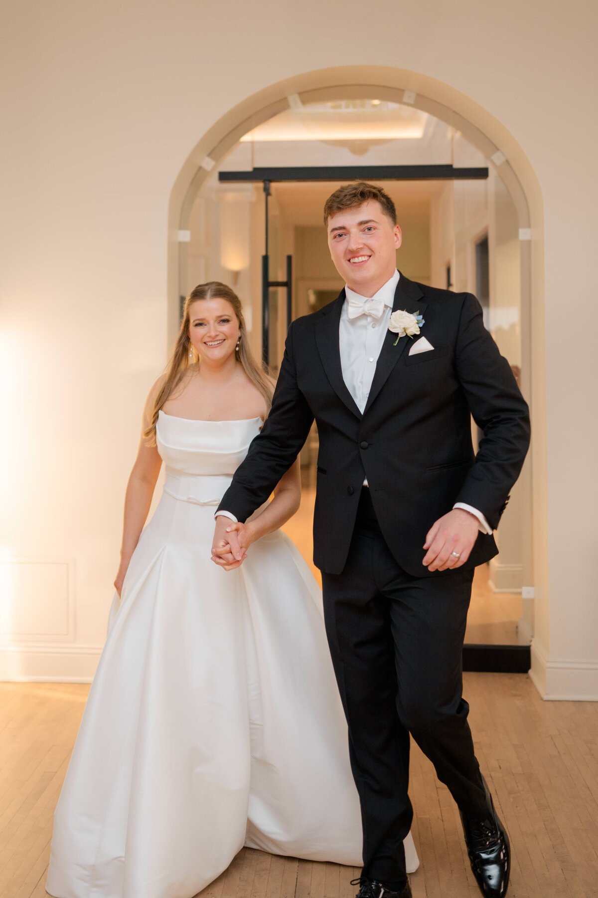The Cottonwood Hotel Wedding Photos - Anna Brace Photography - Omaha Wedding Photographers-36