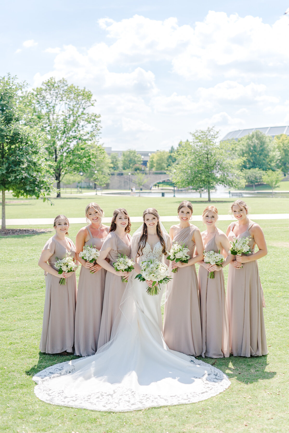 Huntsville Museum of Art Wedding - Lauren Elliott Photography - Janie & Brandon-763