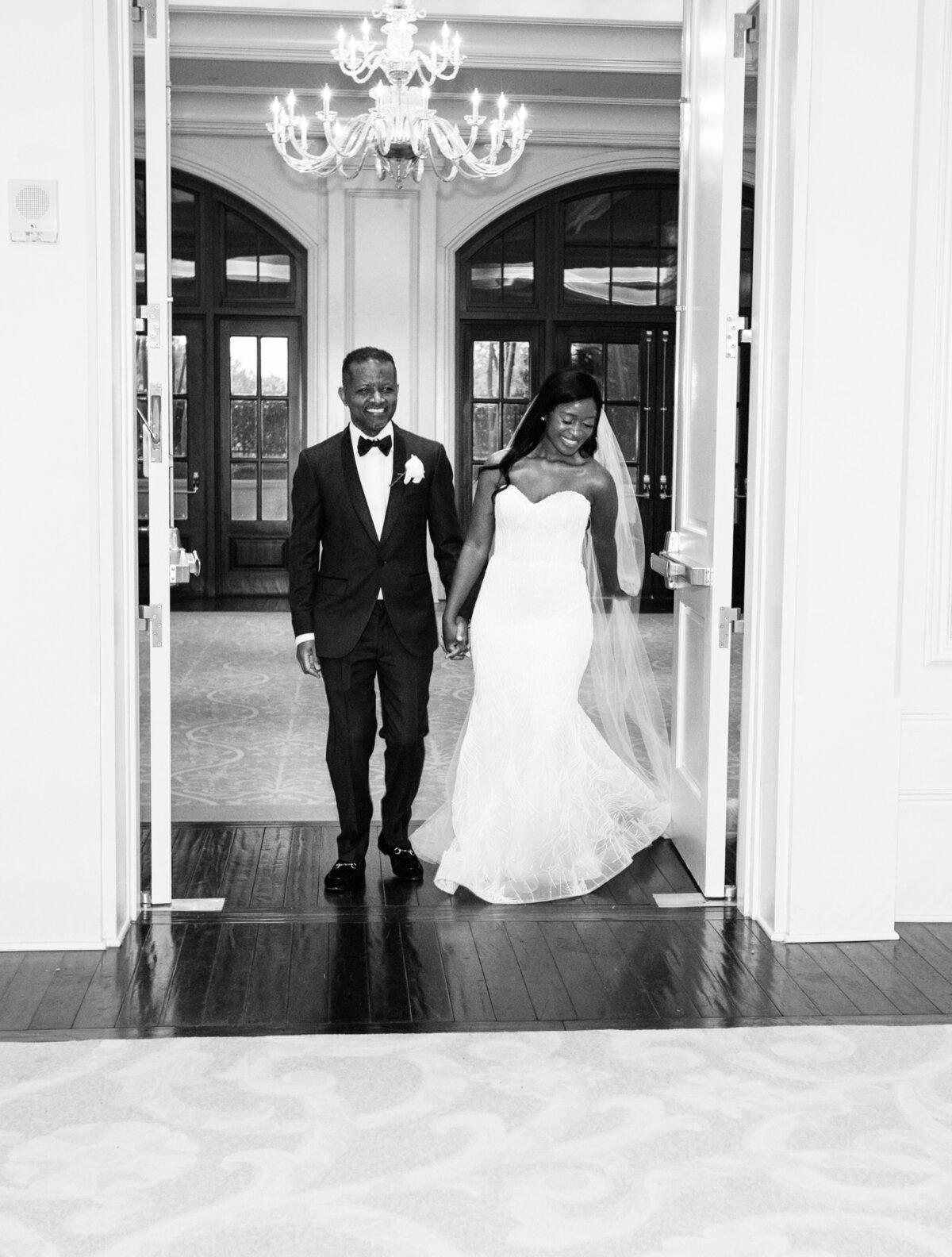st-regis-atlanta-bride-and-groom-entrance