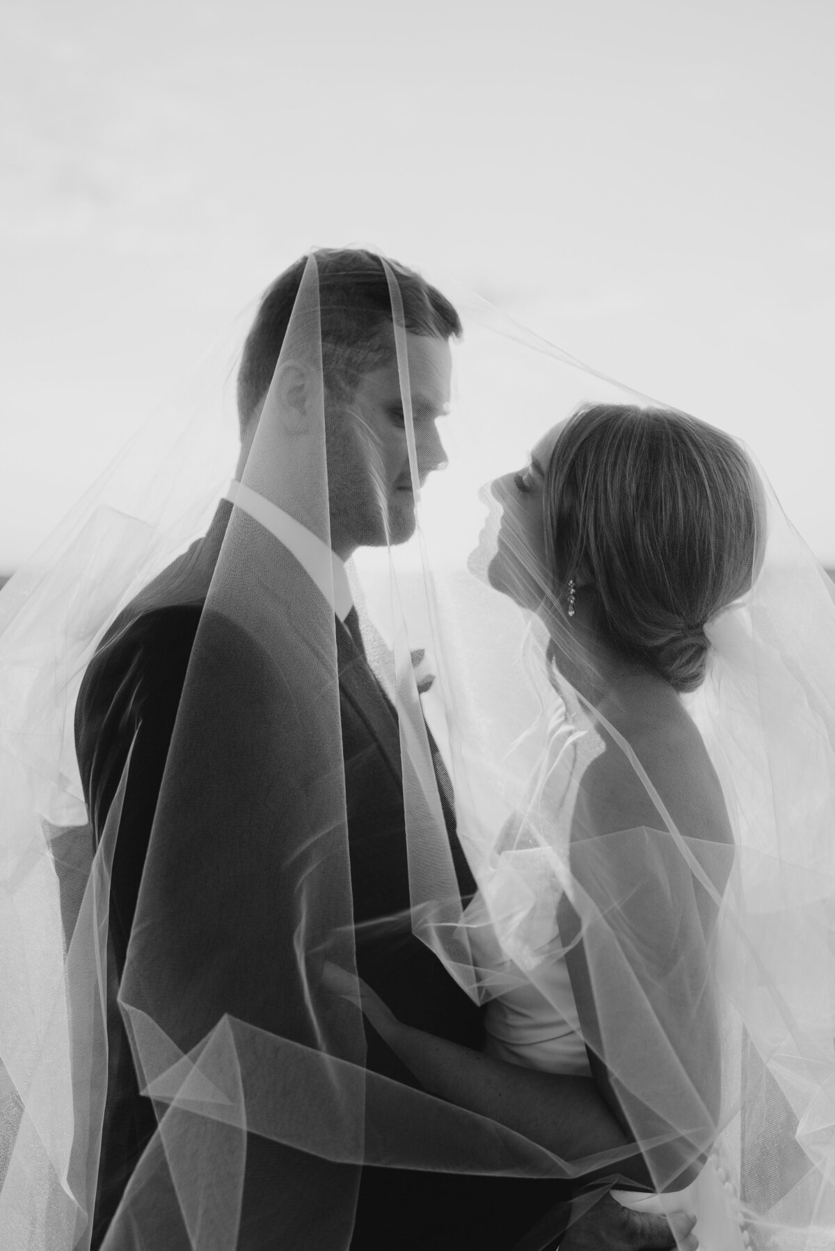 modern summer country club wedding I-85