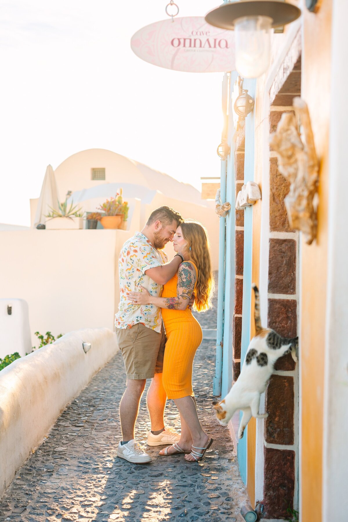 Kelly_Payeur_Photography_Santorini_Greece_Colorful_Engagement_Destination_Photographer_0002